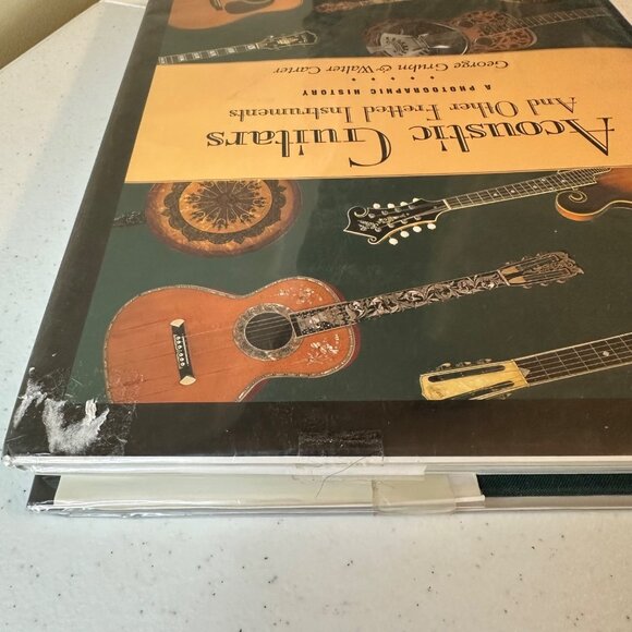 Acoustic Guitars And Other Fretted Instruments Photograph History Hardcover - Picture 2 of 11